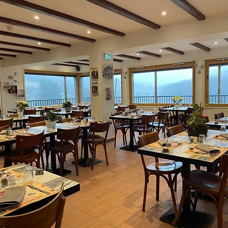 Bar Restaurant Des Voyageurs Hotel Le Falgoux
