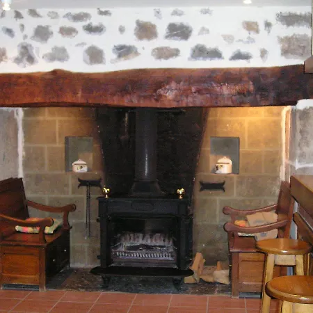 Bar Restaurant Des Voyageurs 2* Le Falgoux