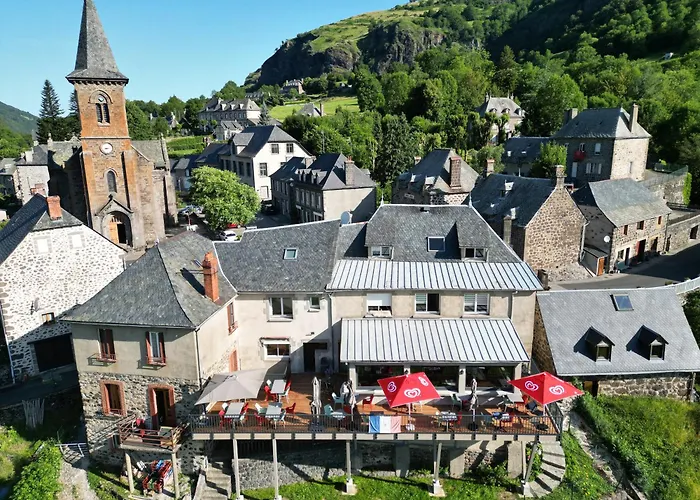 Hotel Bar Restaurant Des Voyageurs Le Falgoux